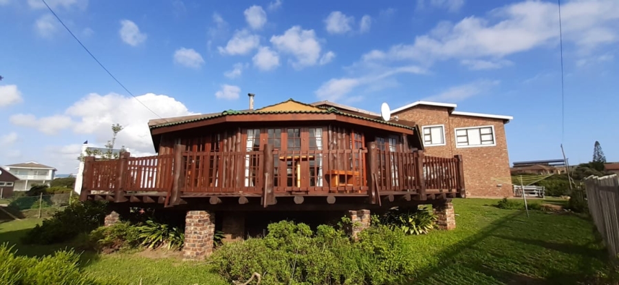 3 Bedroom Property for Sale in Boggomsbaai Western Cape